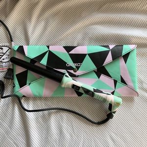 Amika Curling Wand with Clutch